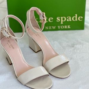 Kate Spade suzanne bone crinkle patent
Size :8